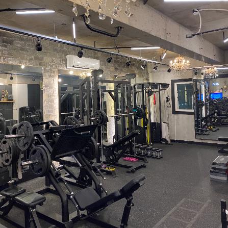 개인피티 그룹피티 하프피티
받는 프라이빗 공간